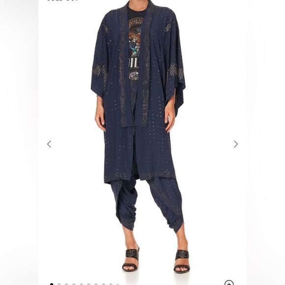 NWT CAMILLA SMALL 1300.00Mid Length Kimono Coat
Luxe Navy - Picture 1 of 7